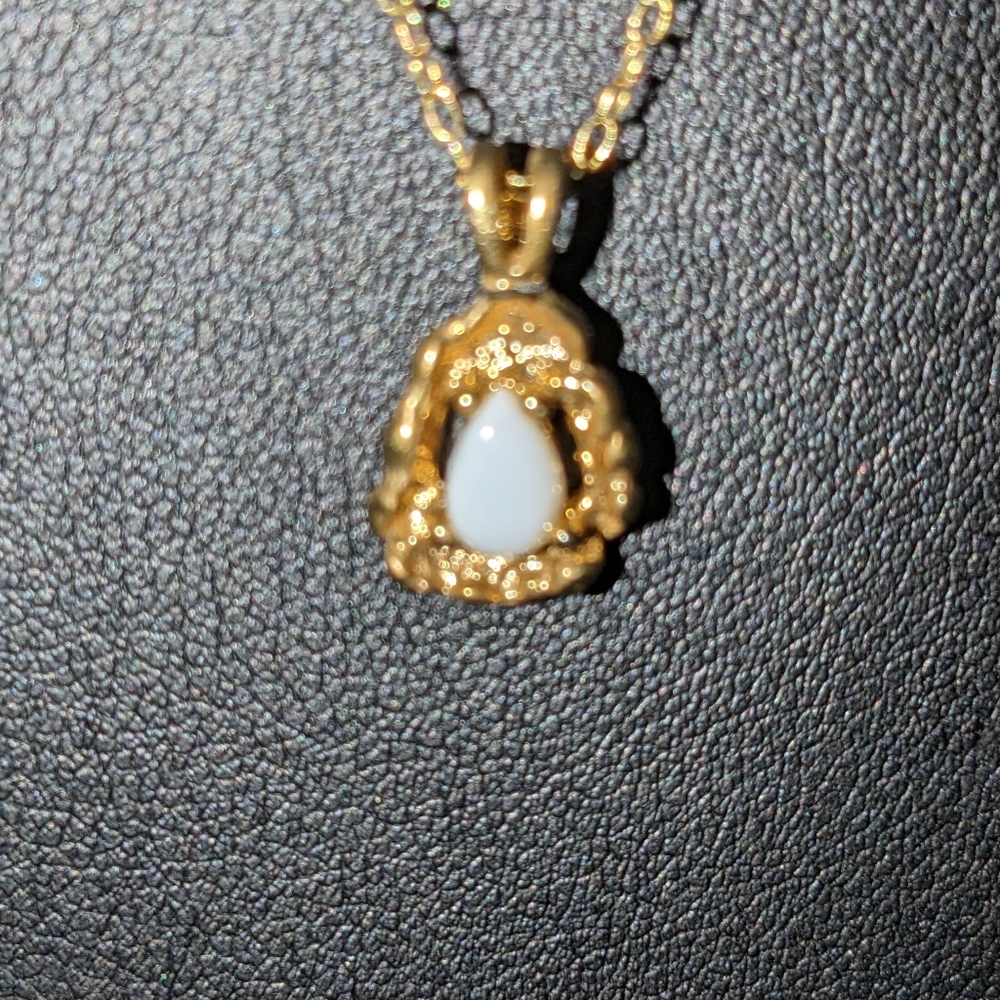 Vintage Ronte Of Beverly Hills Opal In Gold Pendant Necklace Dainty Small